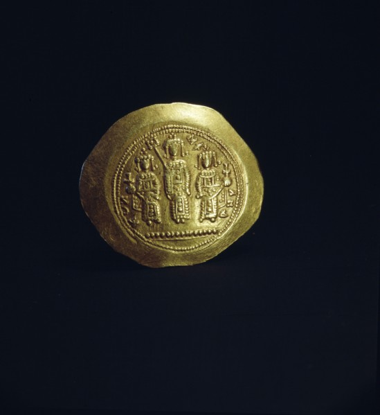 The reverse of a gold scyphate (coin) of Romanus IV
