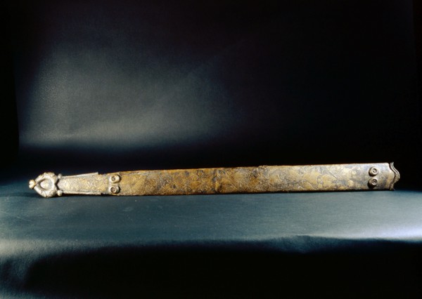 Bronze and iron scabbard