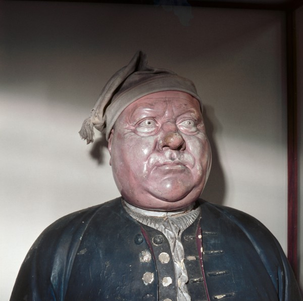 A life size portrait bust of Captain Zacharias Allewelt of the Danish Asian Companys frigate Kongen af Danemark