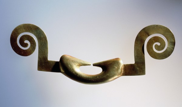 Narino gold nose plug with spiral design