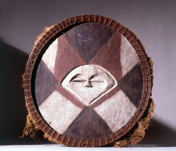 Gitenga mask representing the sun, symbol of life