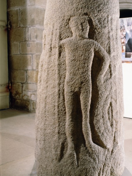 Standing stone of Kervadel, detail