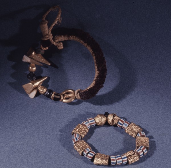Jewellery worn as insignia by senior officials of the court of the Ashanti kings