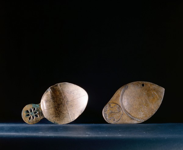 Flat bronze spoons