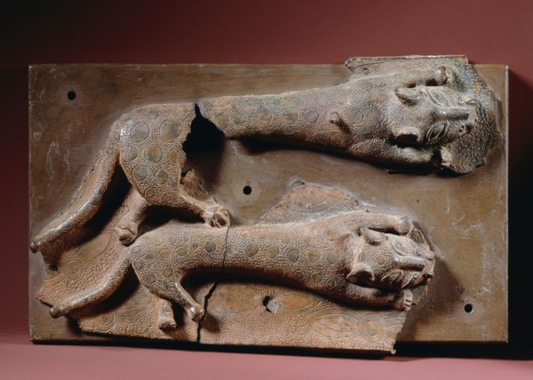 Plaque decorated with two leopards