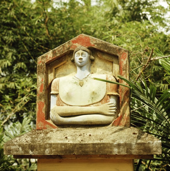 Wealth earned through the palm oil trade in the Niger Delta region financed a fashion for painted cement memorials where the deceased were depicted with the symbols of Christianity and European afflue...
