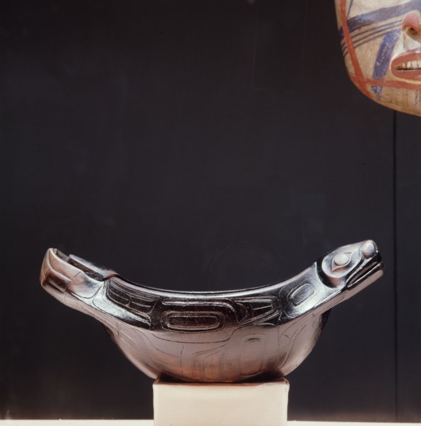 Grease (fish oil) dish representing a seal
