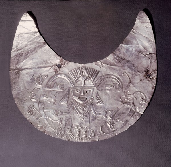 Pendant made from a thin sheet of hammered silver