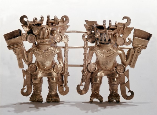 Figure pendant depicting possibly of two noblemen or chiefs