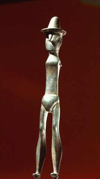 Figurine, once horned
