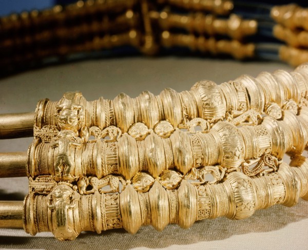 Three ringed collar with filigree, granulation and carved figures (detail)