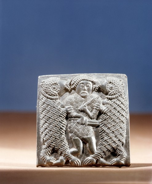 Matrix used in the manufacture of helmet plaques