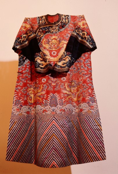 An official summer robe belonging to a eunuch of the court of Empress Dowager Tzu hsi