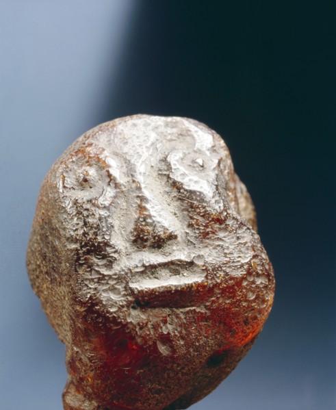 Amber head
