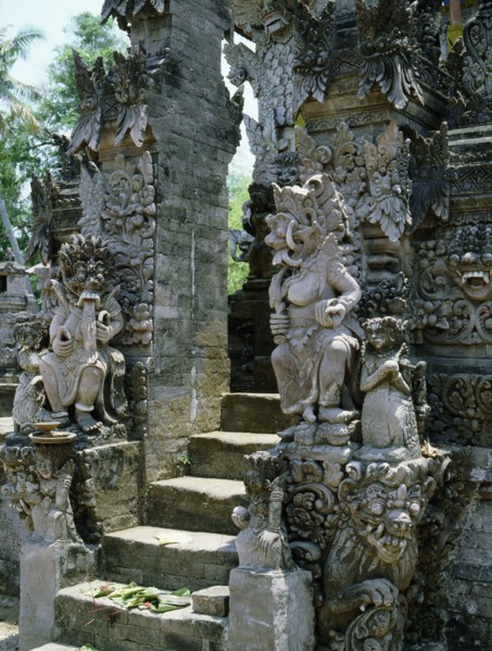 The Pura Bale Agung of Desa Sempidi