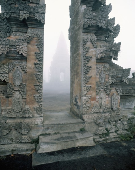 The split gate at Pura Batur, high on the Gunung Batur volcano