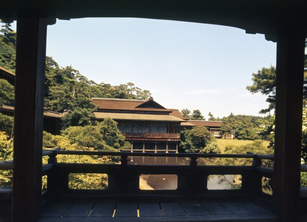 A group of elegant villas in Yokohama now thought to be from the palace of the daimyo of Kishu though often associated with Hideyoshi's fabled Jurakudai palace