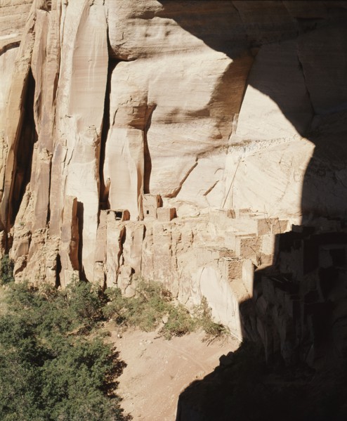 Betatakin a cliff dwelling with 135 rooms