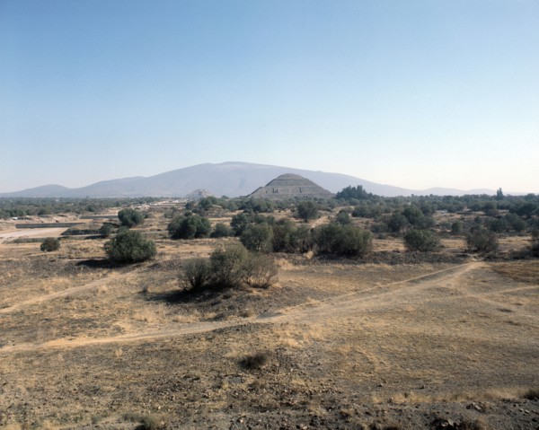 Teotihuacan: the Pyramid of the Sun and the Pyramid of the Moon