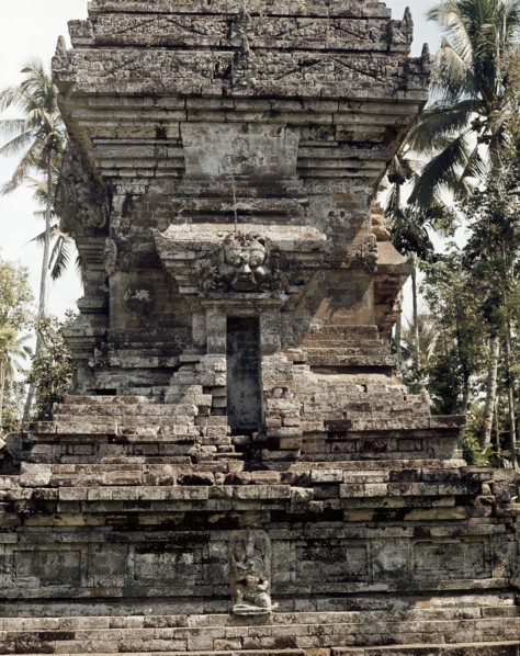 The temple complex at Lara Jonggrang consists of three main sanctuaries dedicated to Shiva, Brahma and Vishnu and three minor ones dedicated to particular forms of Shiva and Shiva's bull mount, Nandi