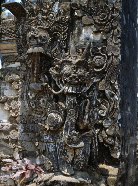 Detail showing the fusion of three dimensional and relief sculpture characteristic of Balinese stone carving