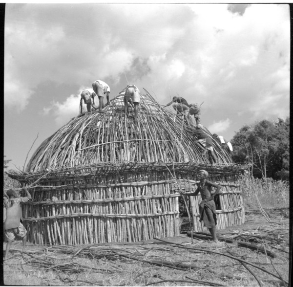 Erecting roof