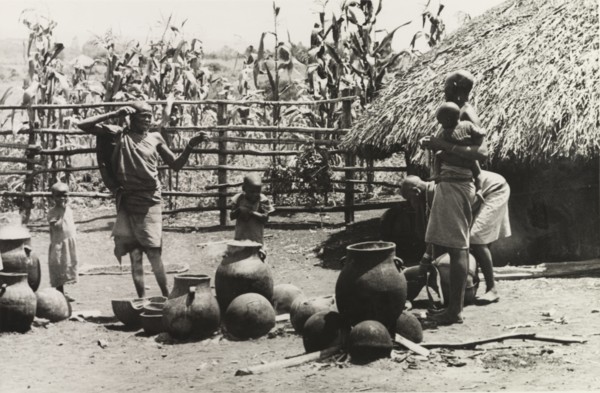 A Kikuyu family pottery
