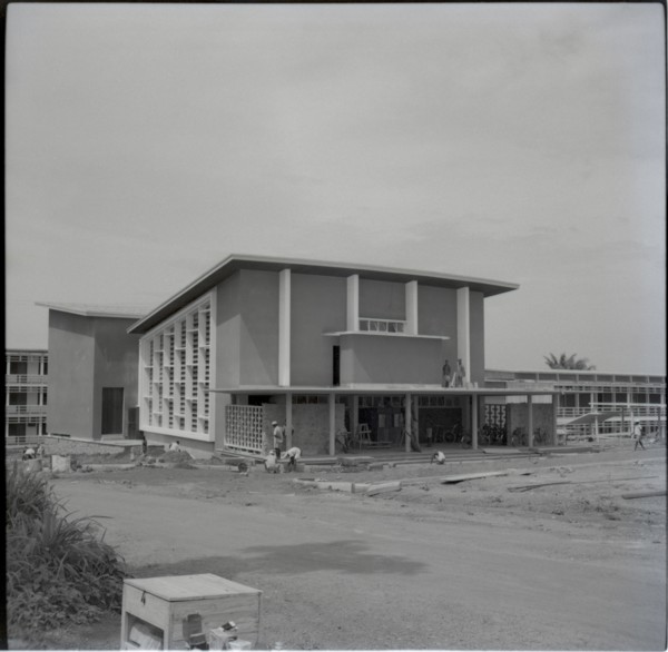 Ibadan, University College, theatre, outside