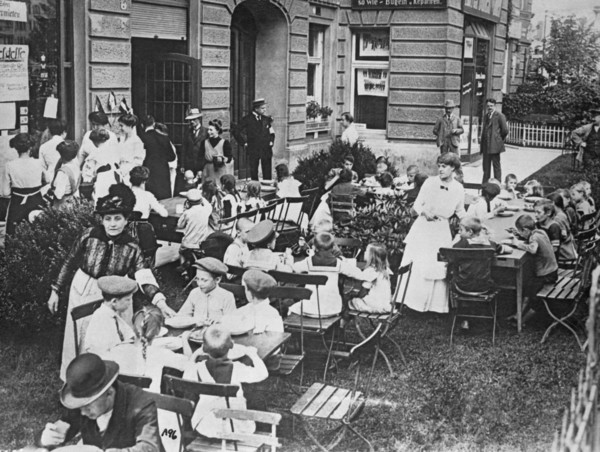 Feeding German Children
