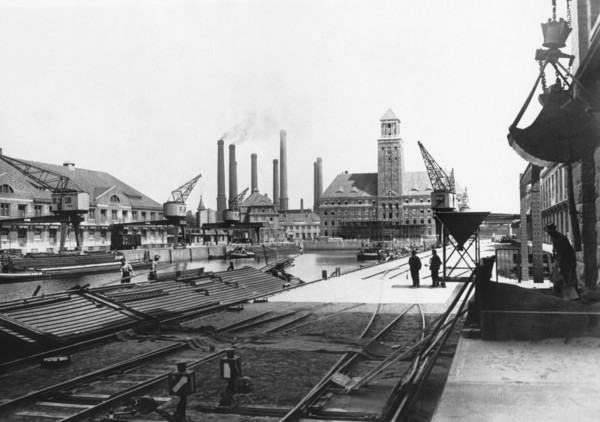 Berlin's Harbor Construction