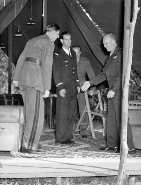 Eisenhower Greets De Gaulle