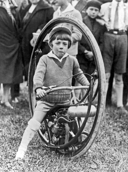 The Spokeless Wheel Motorcycle