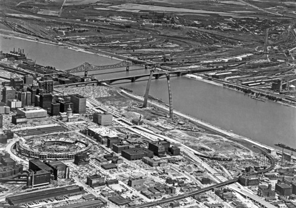 St. Louis Arch Construction