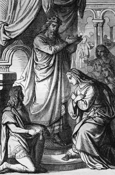 Esther is crowned to the queen