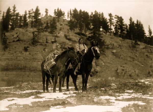 Pack horse [i.e., packhorse]--Apsaroke 1908