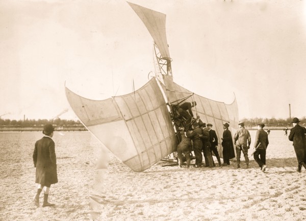 La Fregate crashes