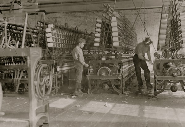 A doffer in the Melville Mfg. Co., Cherryville, N.C. 1908