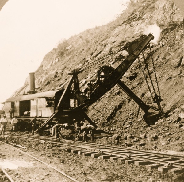 American steam shovel in position to take a bite, Culebra Cut, Panama Canal 1906