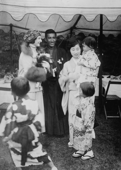 Anna Pavlova and Viscount Mishima & family