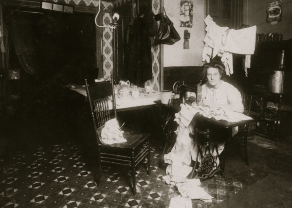 Jewish woman manufactures lace from their tenement apartment 1911