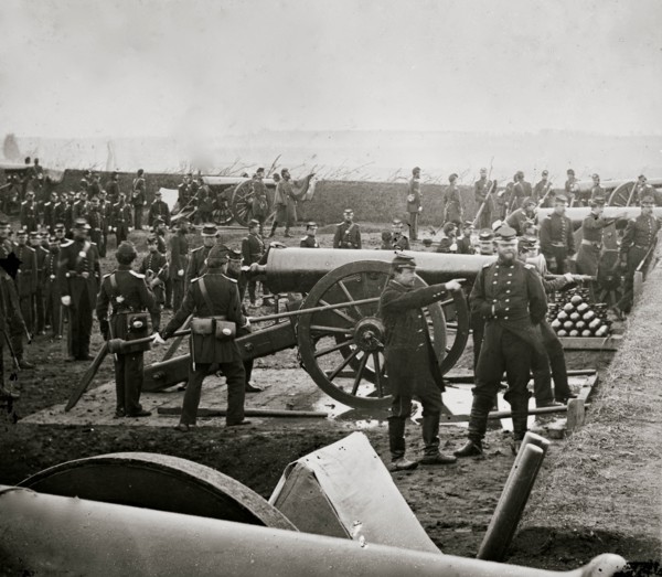 Arlington, Va. Guns and gun-crews of Fort Richardson 1863