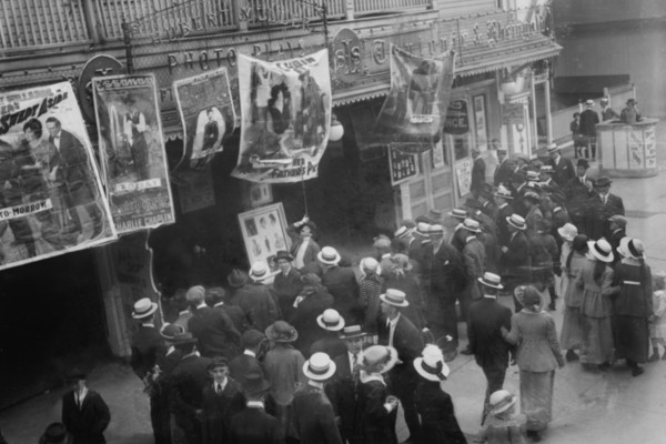 Ballyhoo men Flock to Coney Island 1922