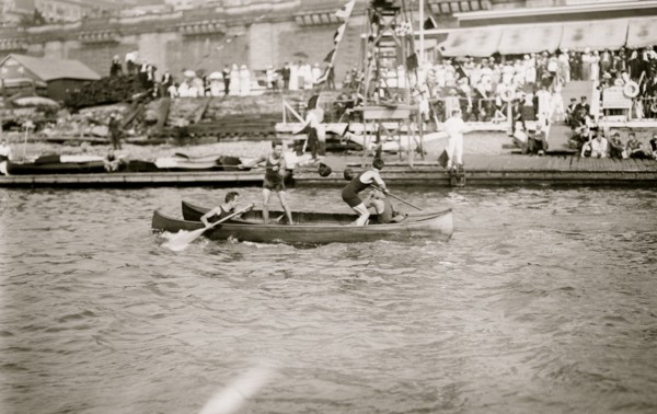 Canoe Tilting 1914