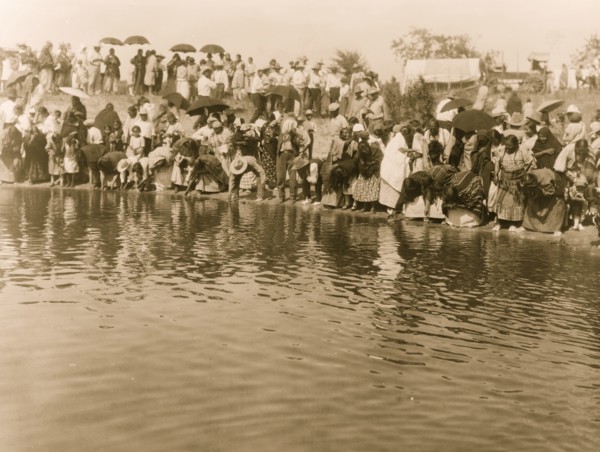 At the pool, animal dance 1927