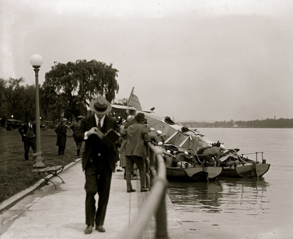 Crash of Navy plane on Haynes Point, 5/13/25 1925
