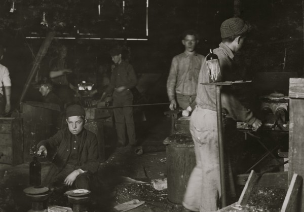 Day scene in New Jersey Glass House.  1909