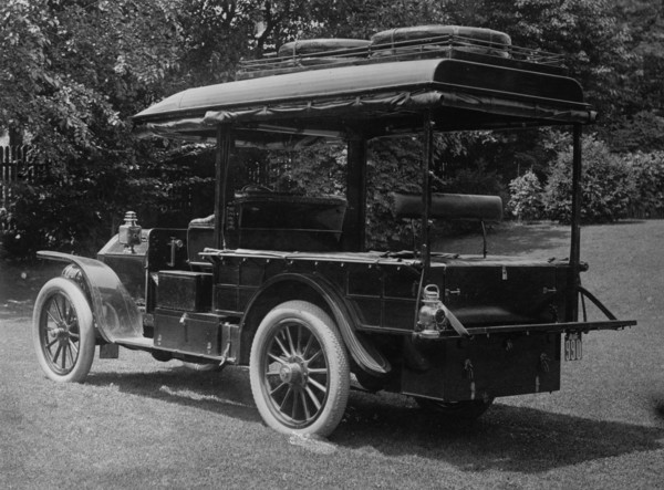 DuPont camp auto 1912