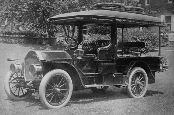 DuPont camp auto 1913