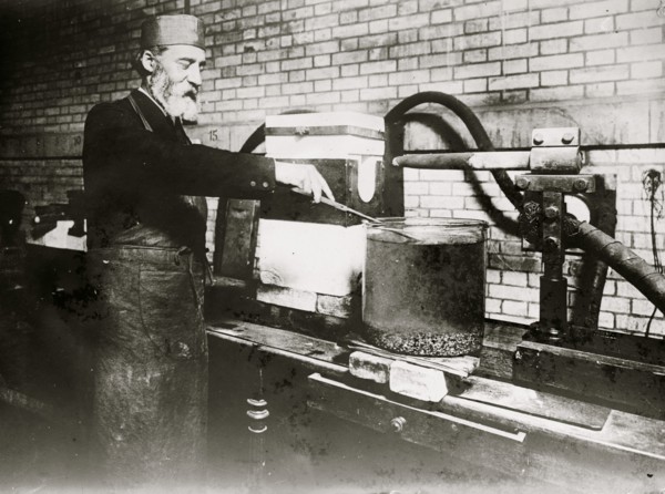 Henri Moissan making diamonds nown
