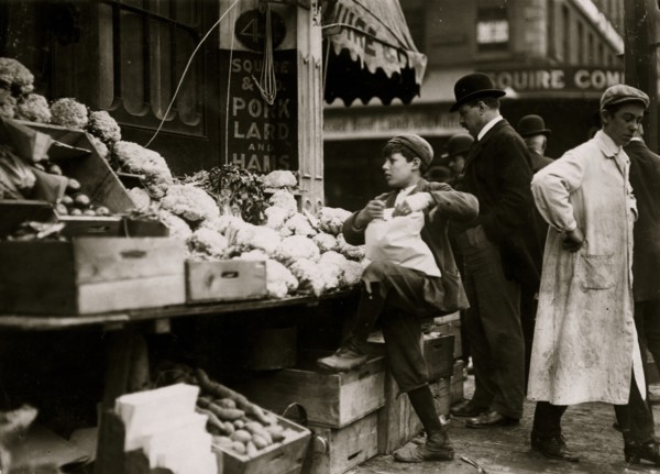 In business for himself selling fruits & vegetables 1909